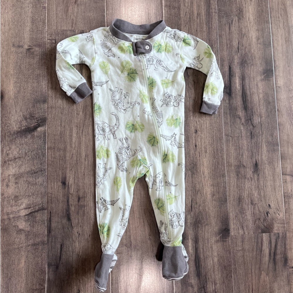 Burt’s Bees Dinosaur Footed Pajamas 3-6 Month Sleeper